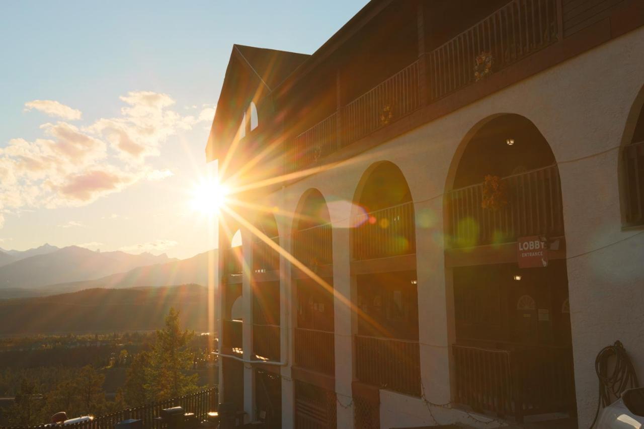 Radium Chalet Radium Hot Springs Εξωτερικό φωτογραφία