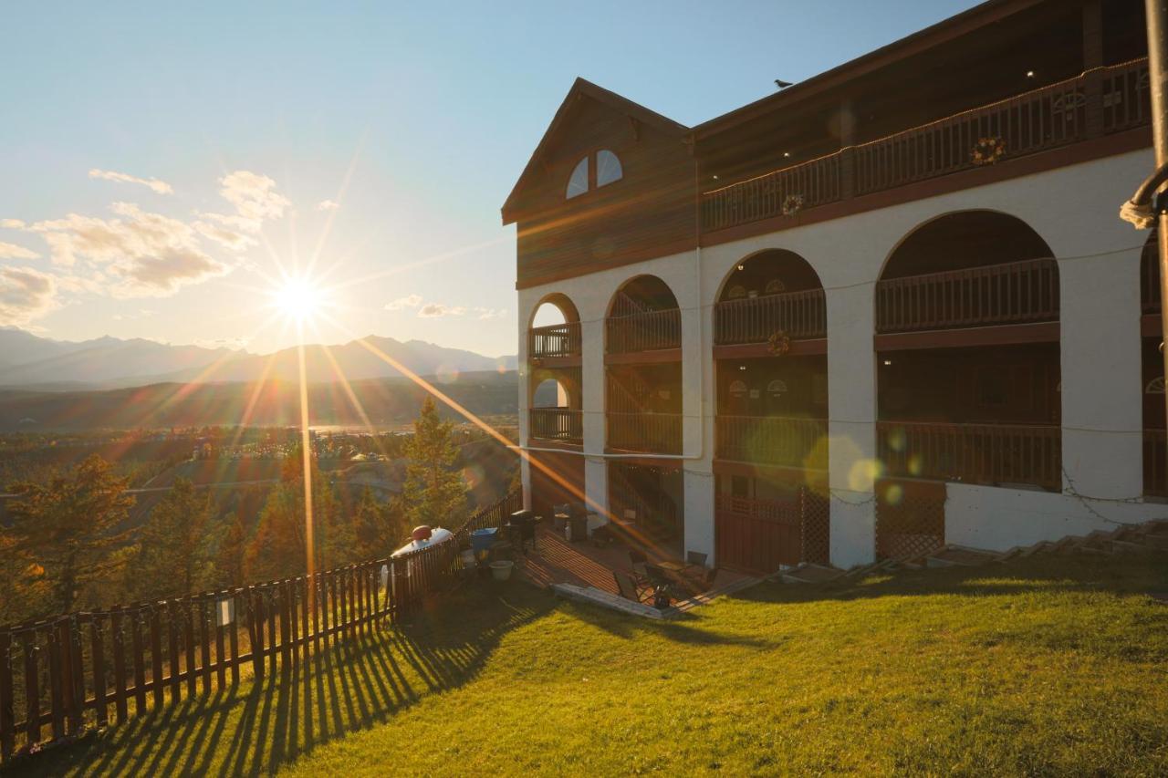 Radium Chalet Radium Hot Springs Εξωτερικό φωτογραφία