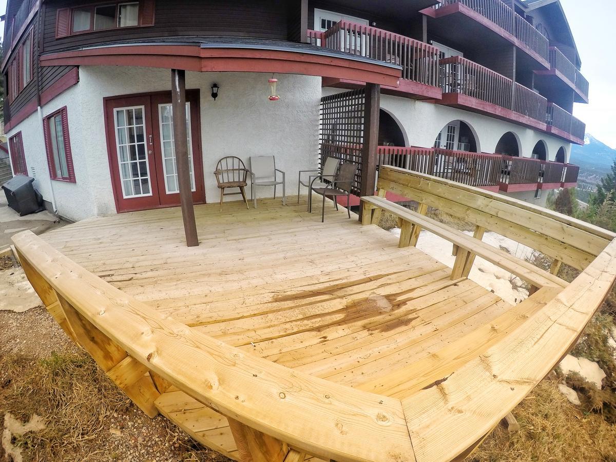 Radium Chalet Radium Hot Springs Εξωτερικό φωτογραφία